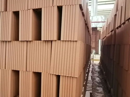 昔日西南砖瓦王者 重庆金阿建材的破产危机与幕墙材料行业的挑战