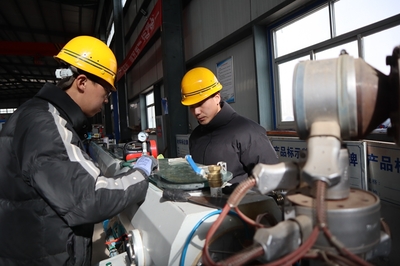 张掖市人民政府推动材料科学研究的战略布局与实践路径